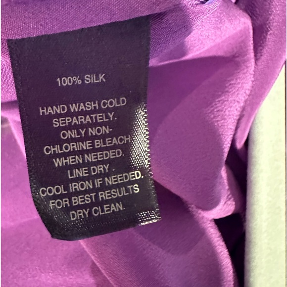 New! WHBM 100% SILK off shoulder dress. Size L - Picture 6 of 6